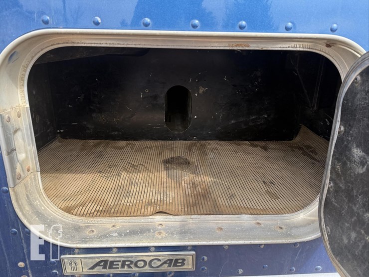 2005-kenworth-w900-image-30