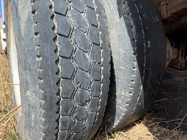 2007-international-durastar-4200-image-51