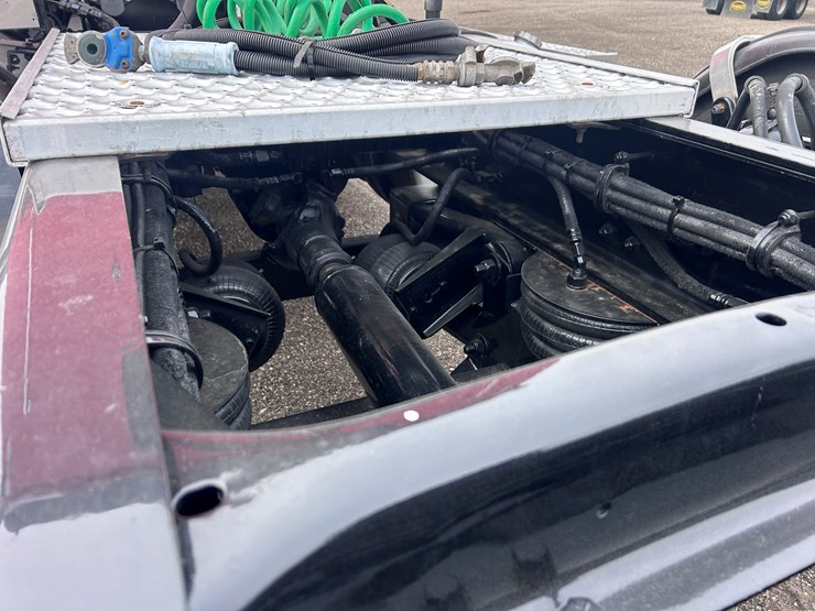 #1009-•-2012-western-star-conventional-4-sleeper-cab-truck-tractor-image-77