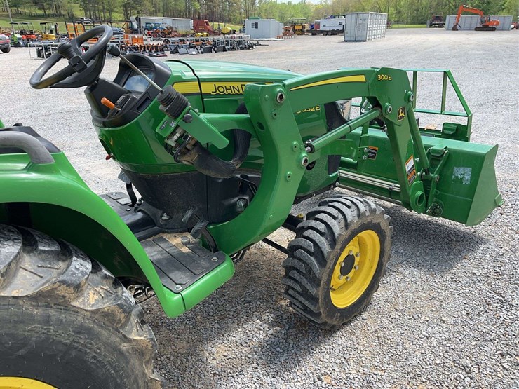 2021-john-deere-3032e-image-12