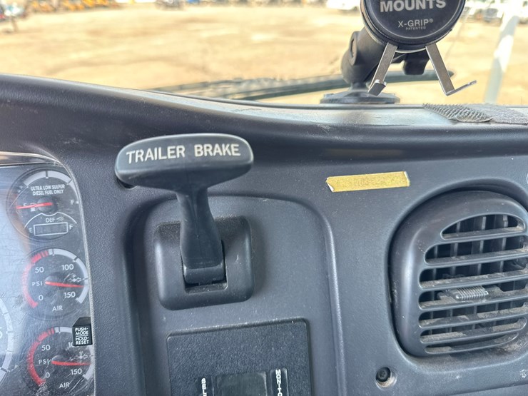 #1070-•-2012-freightliner-boom/crane-truck-image-50