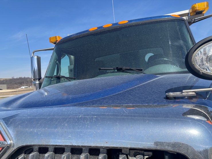 2006-international-7600-image-13