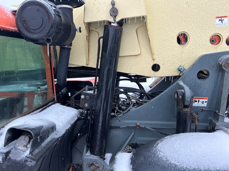 2006-jlg-g12-55a-image-31