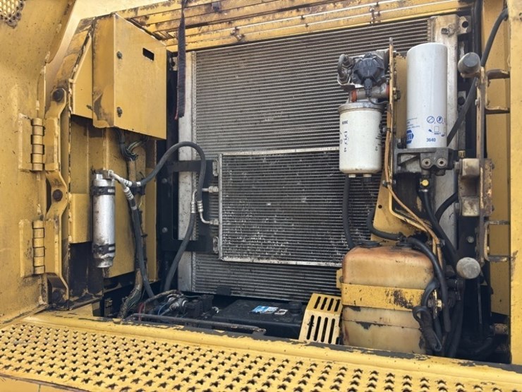 caterpillar-330c-image-26