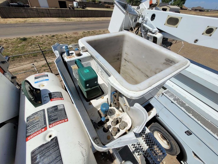 2012-international-7400-image-37