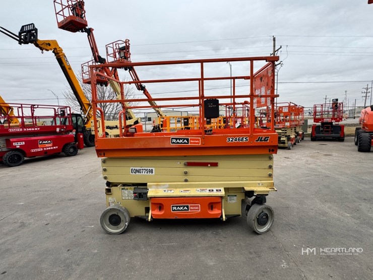 2018-jlg-3246es-image-4