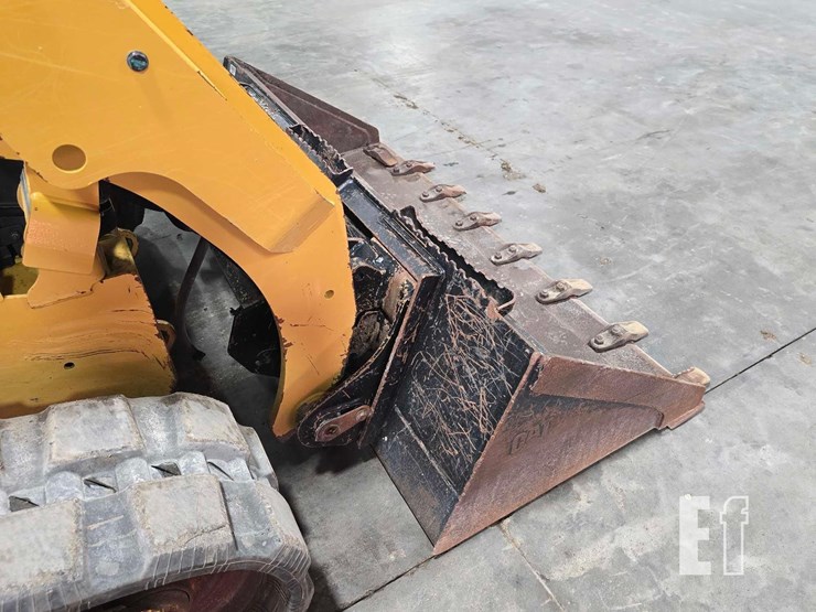 2023-caterpillar-259d3-image-11