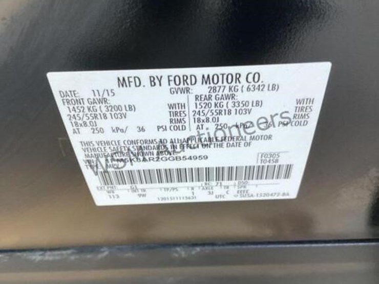 2016-ford-explorer-image-14