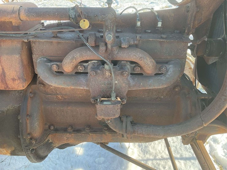 fordson-with-hard-rubber-tires-image-21