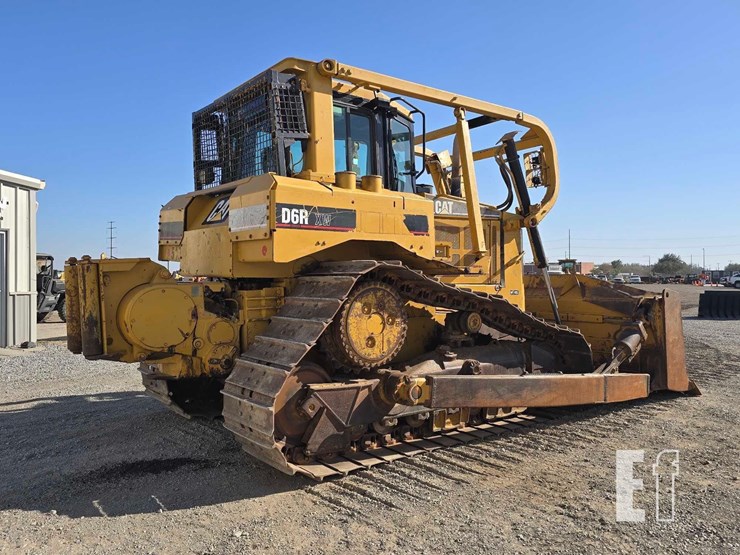 2006-caterpillar-d6r-xl-iii-image-3