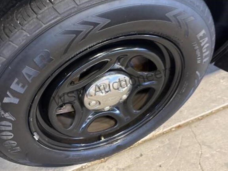 2021-ford-explorer-image-9