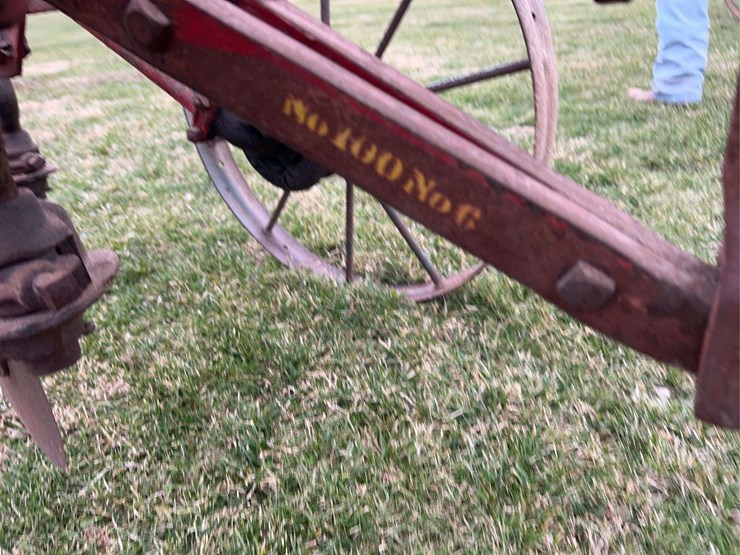 oliver-no.-100-plow-image-39