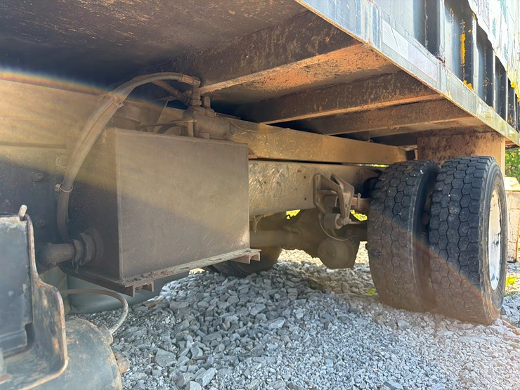 2005-international-durastar-4400-image-12