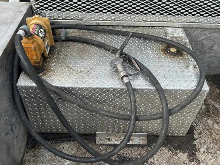 2004-chevrolet-3500-image-26