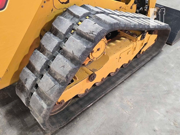 2022-caterpillar-289d3-image-36