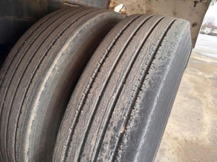 2008-peterbilt-335-image-49