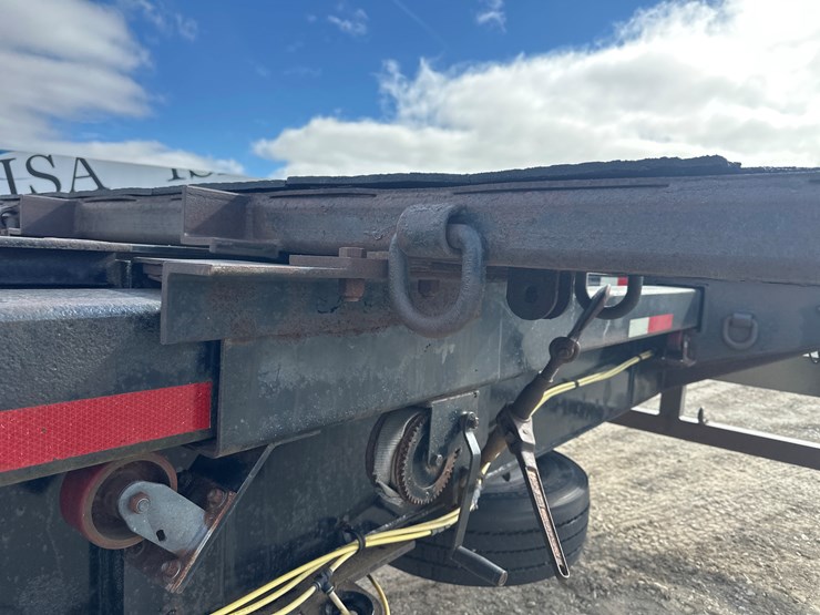 2010-massey-ferguson-8-image-52