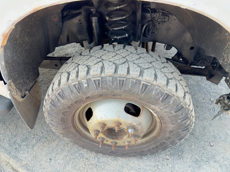 2015-ford-f350-xl-image-8