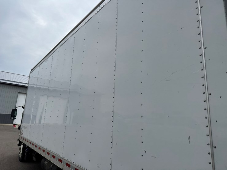 2019-isuzu-nrr-image-26