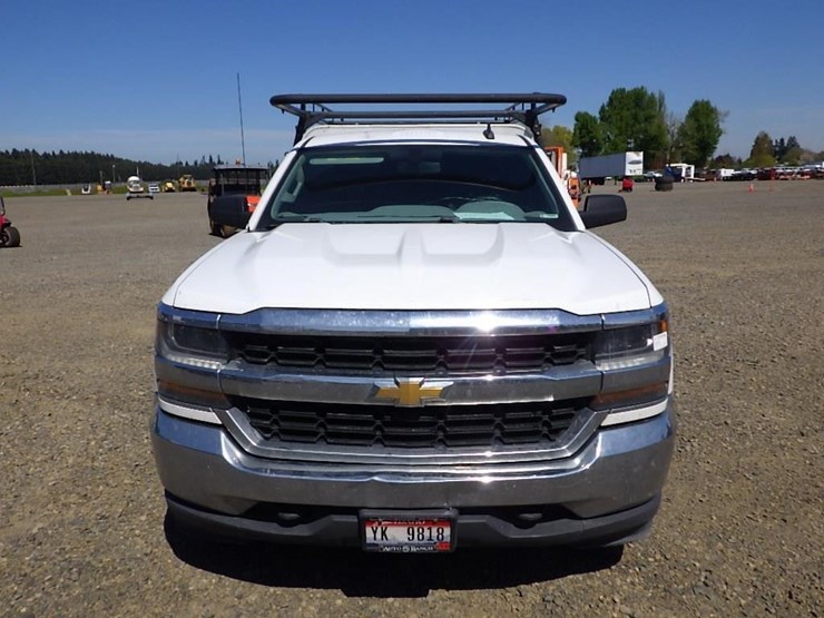 2017-chevrolet-silverado-1500-image-2
