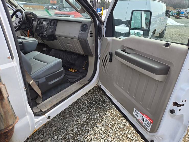 2008-ford-f550-image-44