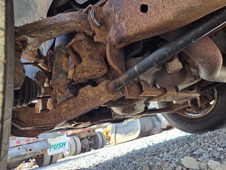 2003-chevrolet-3500-image-34