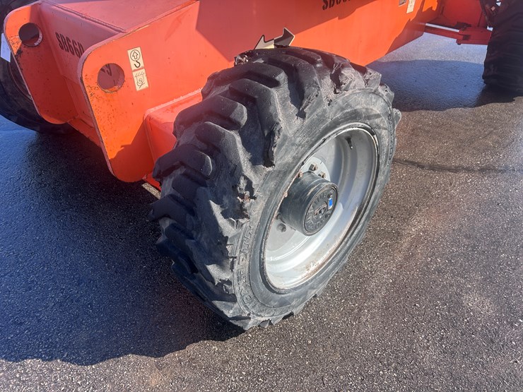 2011-jlg-660sj-image-9