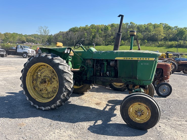 john-deere-3020-image-2