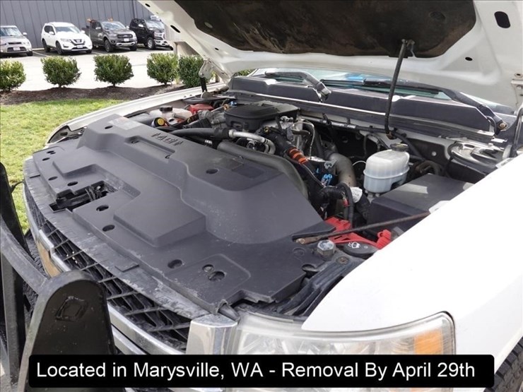 2011-chevrolet-3500-image-30