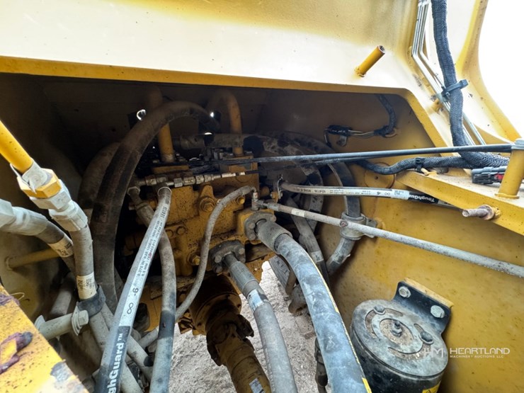 2012-caterpillar-966k-image-18