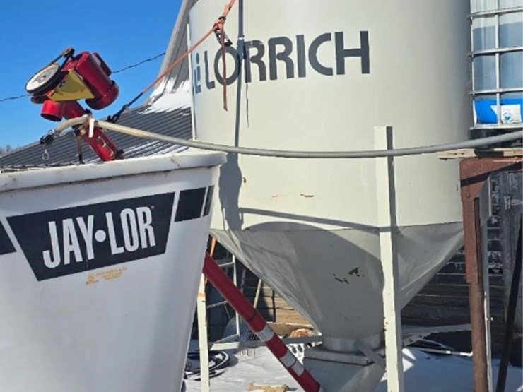 lorrich-hopper-bin-w/-4"-auger-image-1