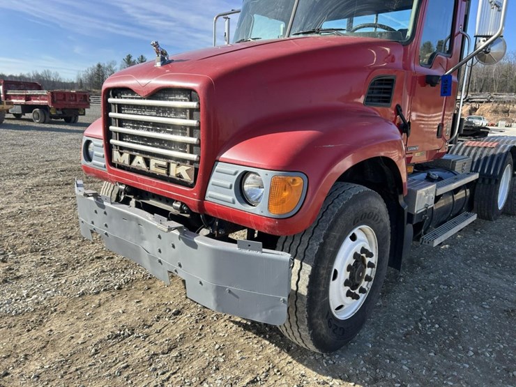 2003-massey-ferguson-8-image-10