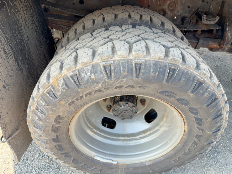 2015-ford-f350-xl-image-9