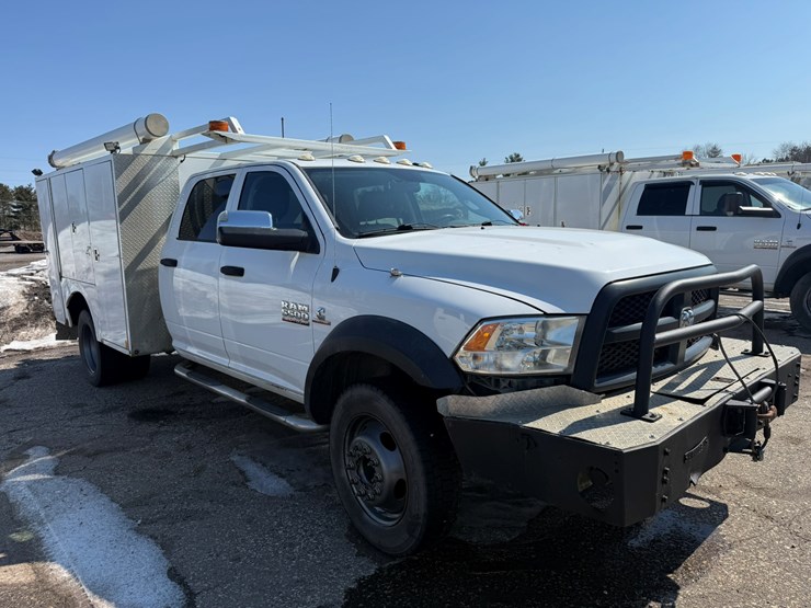 #2049-•-2015-ram-5500-heavy-duty-service-truck-image-7