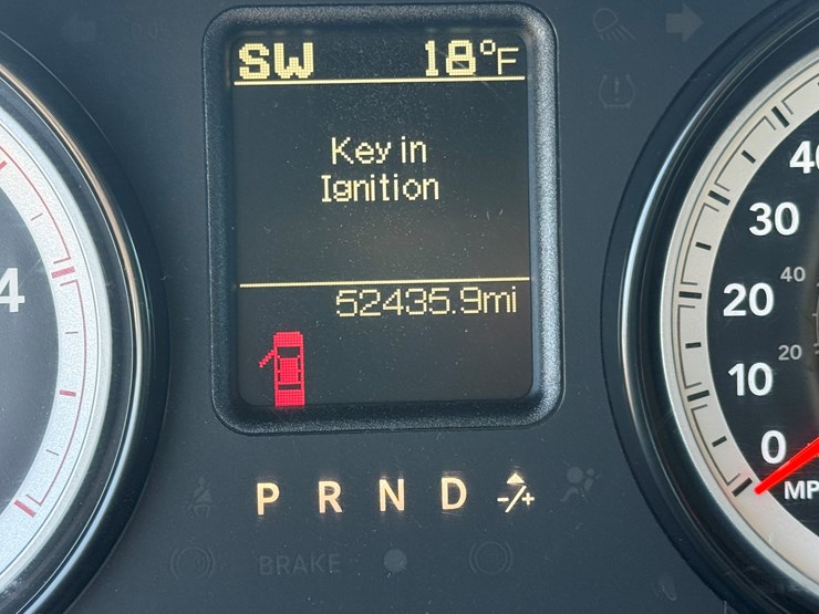 #1064-•-2015-ram-5500-heavy-duty-service-truck-image-31