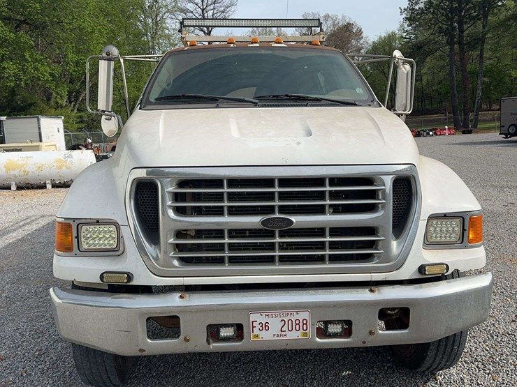 2002-ford-f650-image-9