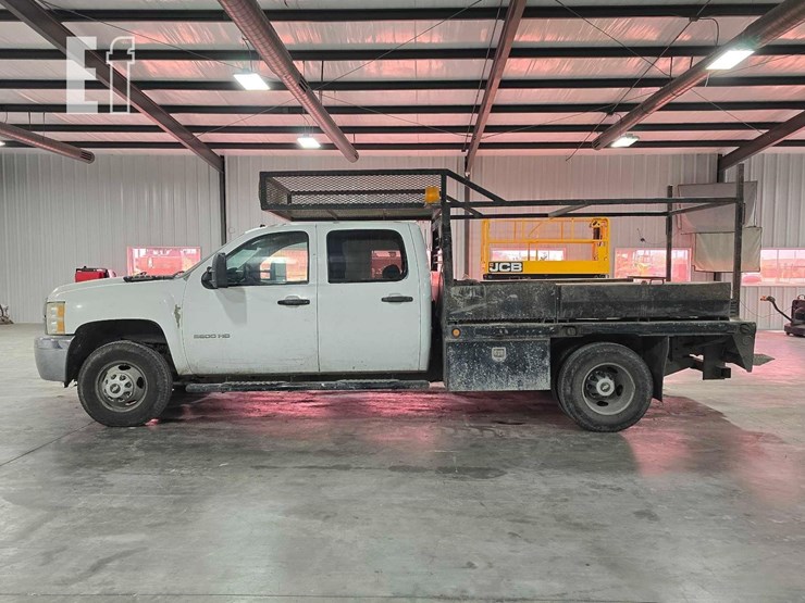 2014-chevrolet-silverado-3500hd-image-4