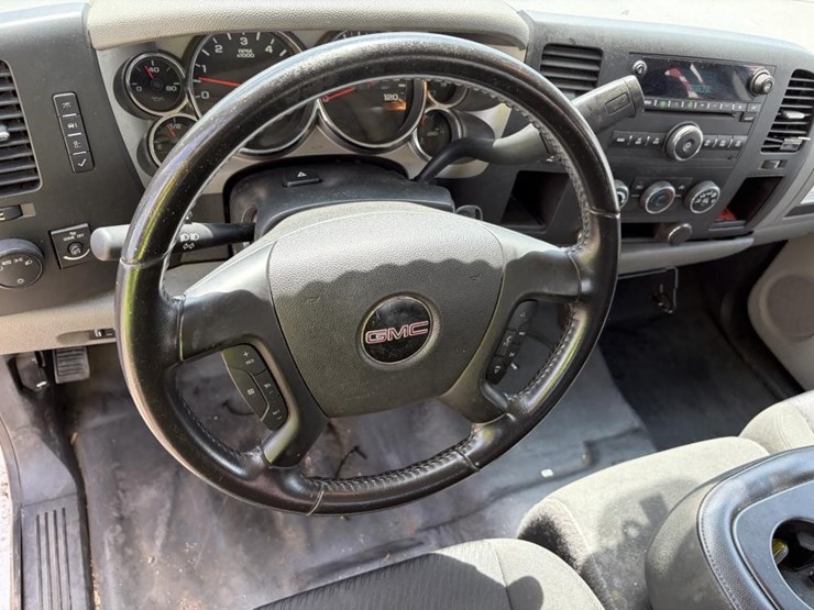 2012-gmc-sierra-2500-image-14