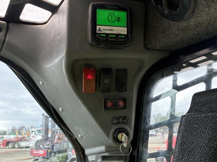 2018-yanmar-s220r-image-21