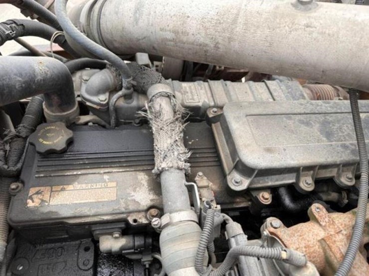 2008-peterbilt-335-image-32