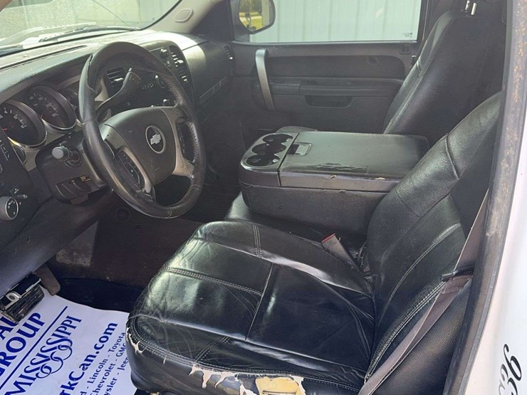 2013-chevrolet-silverado-1500-image-10