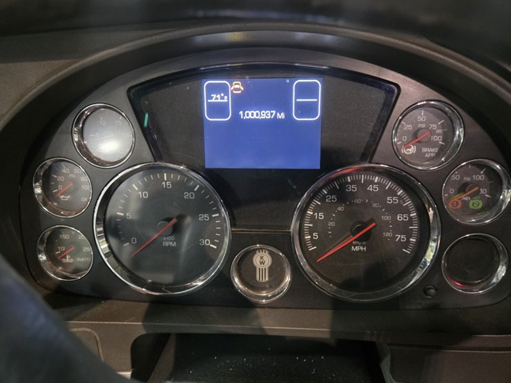 2017-kenworth-t680-image-70