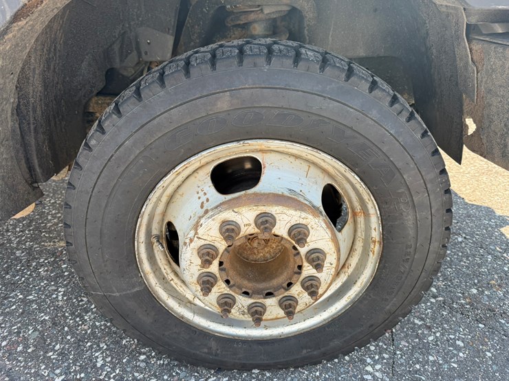 #1062-•-2015-ram-5500-heavy-duty-service-truck-image-42