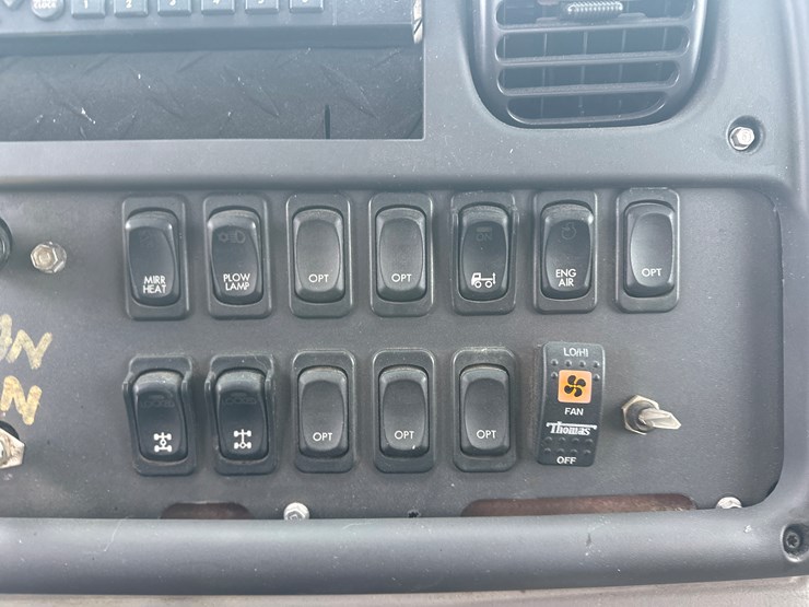 2009-caterpillar-c13-image-41