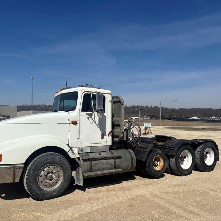 1994 INTERNATIONAL 9400