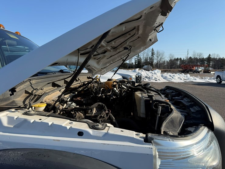 2012-ford-f550-xl-image-10