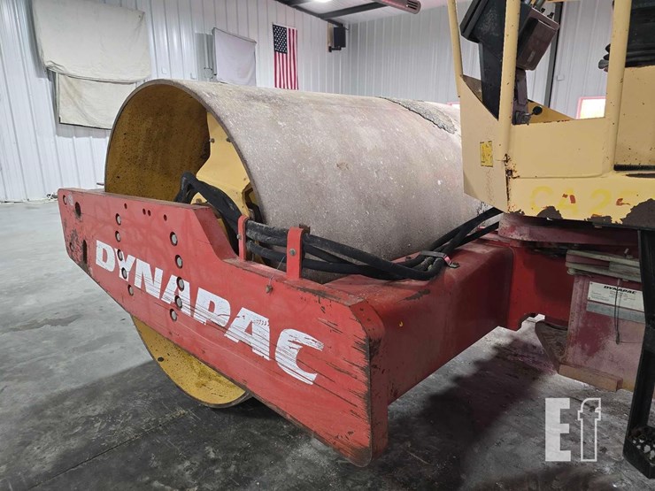 2007-dynapac-ca250d-image-12