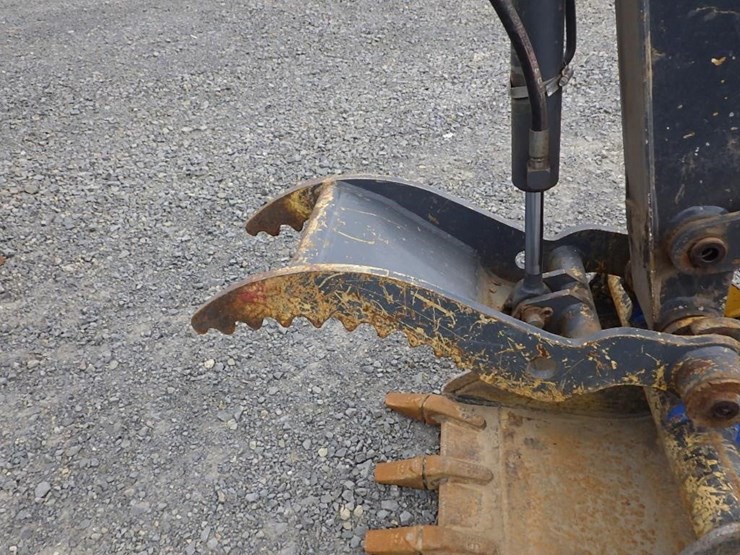 2020-deere-26g-image-24