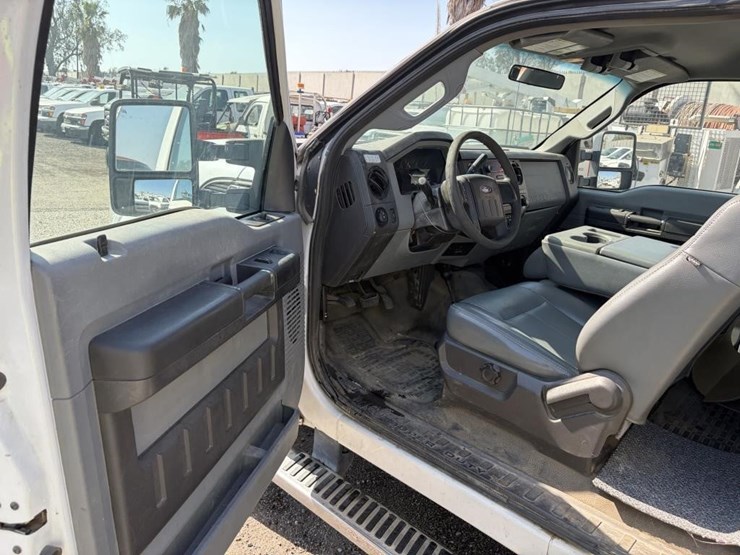 2011-ford-f250-image-13