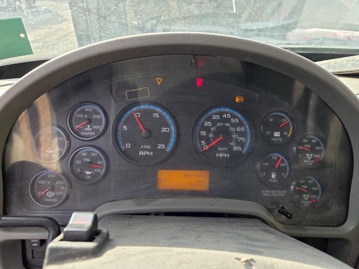 2012-international-7600-image-62